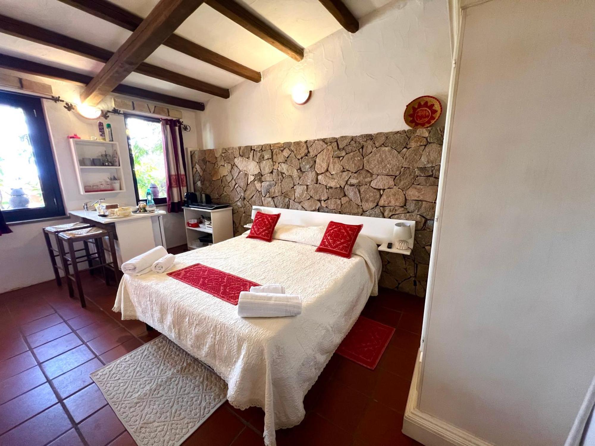 Antico Casale Del Poggio Hotell Capoterra Exteriör bild