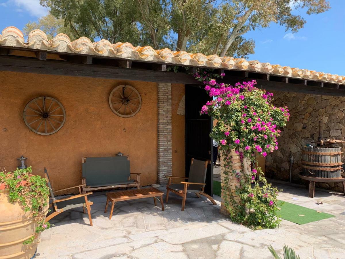 Antico Casale Del Poggio Hotell Capoterra Exteriör bild
